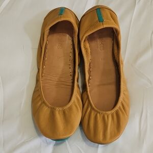 Tieks Tan Leather Flats with Teal Sole Sz 8